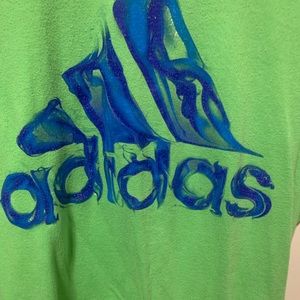 Men’s green Adidas tea